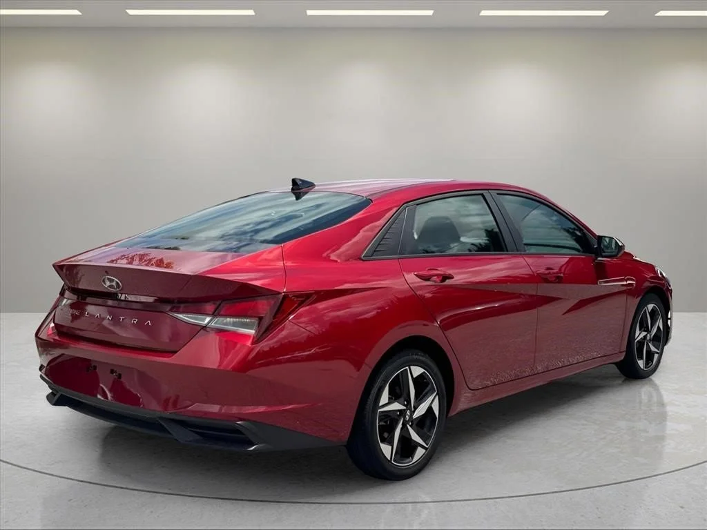 Used 2023 Ultimate Red Hyundai SEL image 5