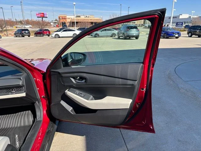 Used 2025 Red Honda SE image 23