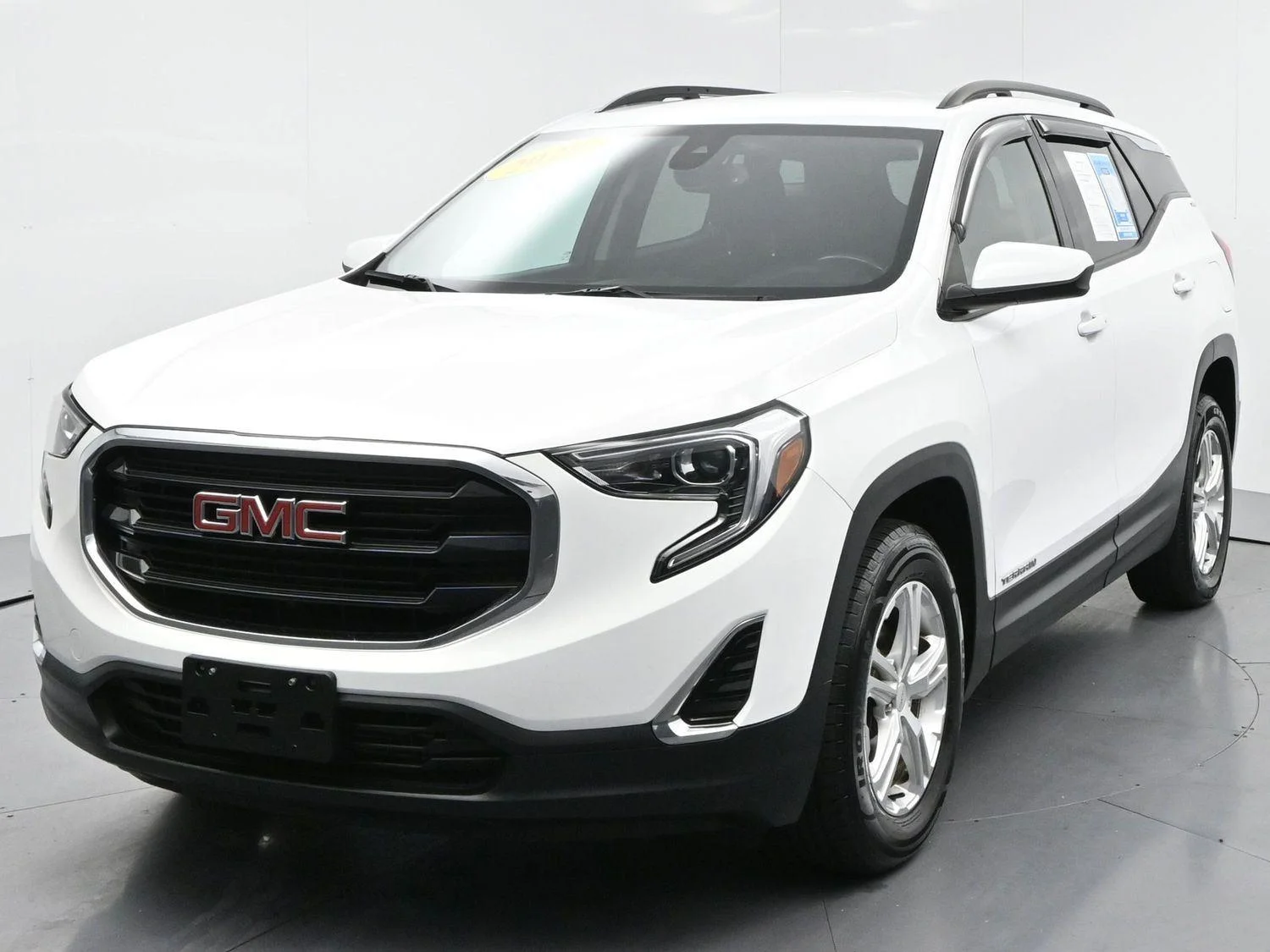 Used 2020 Summit White GMC SLE image 2