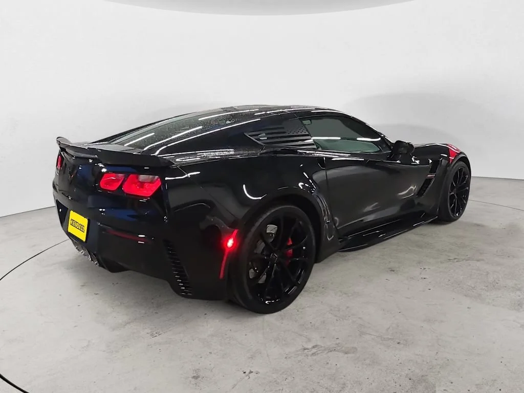 Used 2017 BLACK Chevrolet Grand Sport 2LT image 8