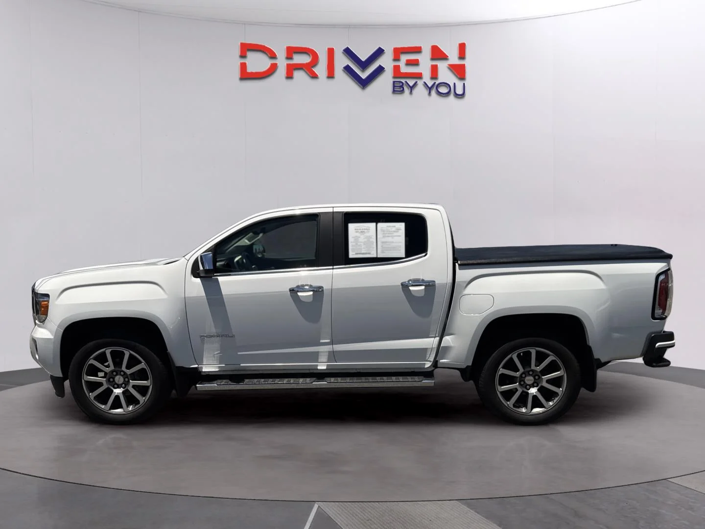 Used 2020 SUMMIT WHITE GMC 4WD Denali image 2