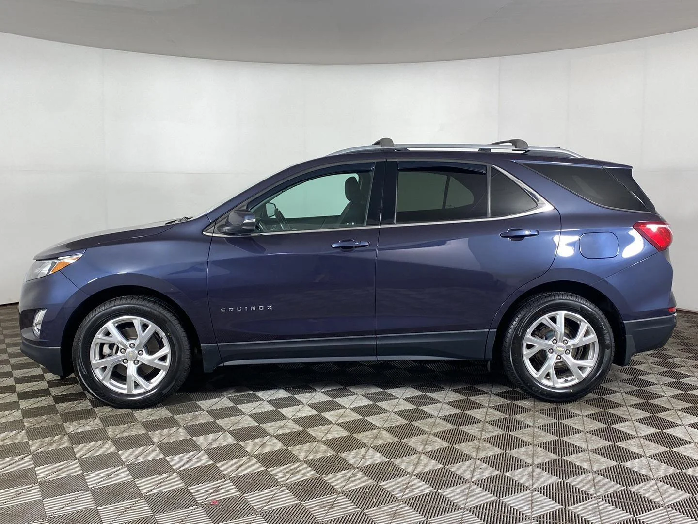 Used 2019 Storm Blue Metallic Chevrolet LT image 3