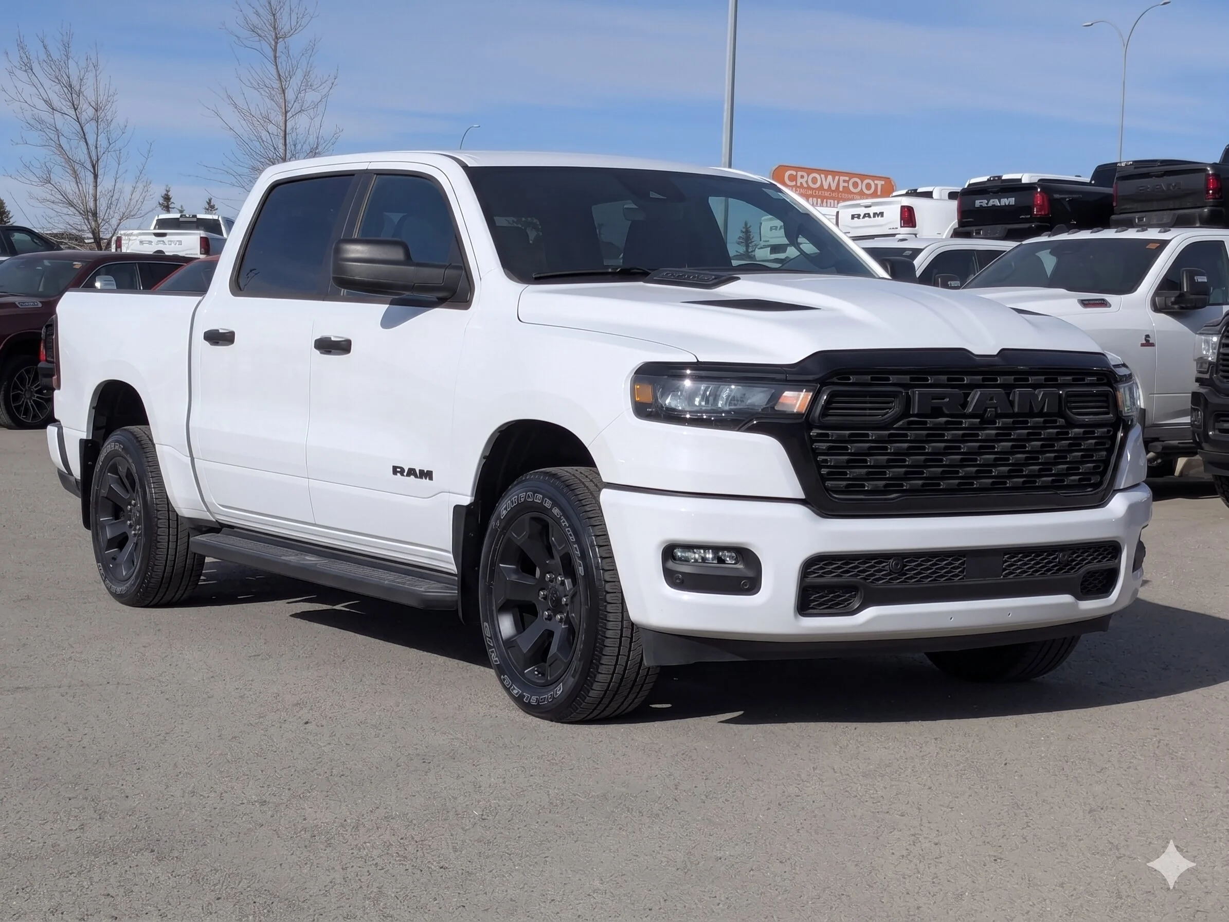 New 2026 White RAM Express - 3.6L Pentastar VVT V6 engine with eTorque - BLACK EXPRESS EDITION image 2