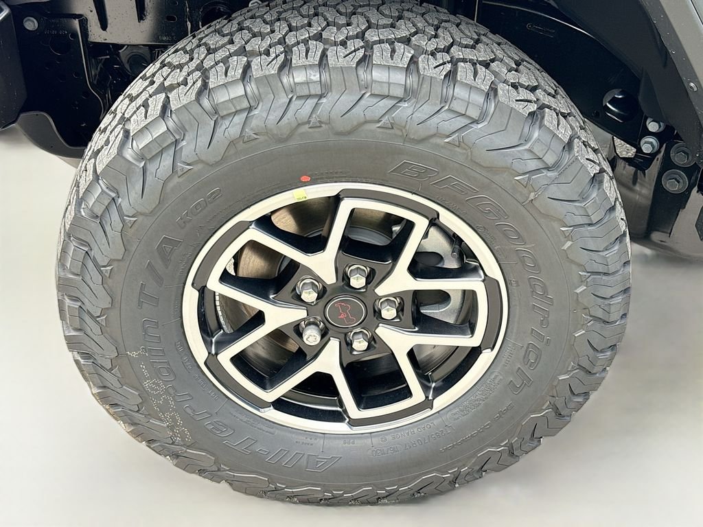 New 2026 Hydro Blue Pearl-Coat Exterior Paint Jeep Rubicon image 9