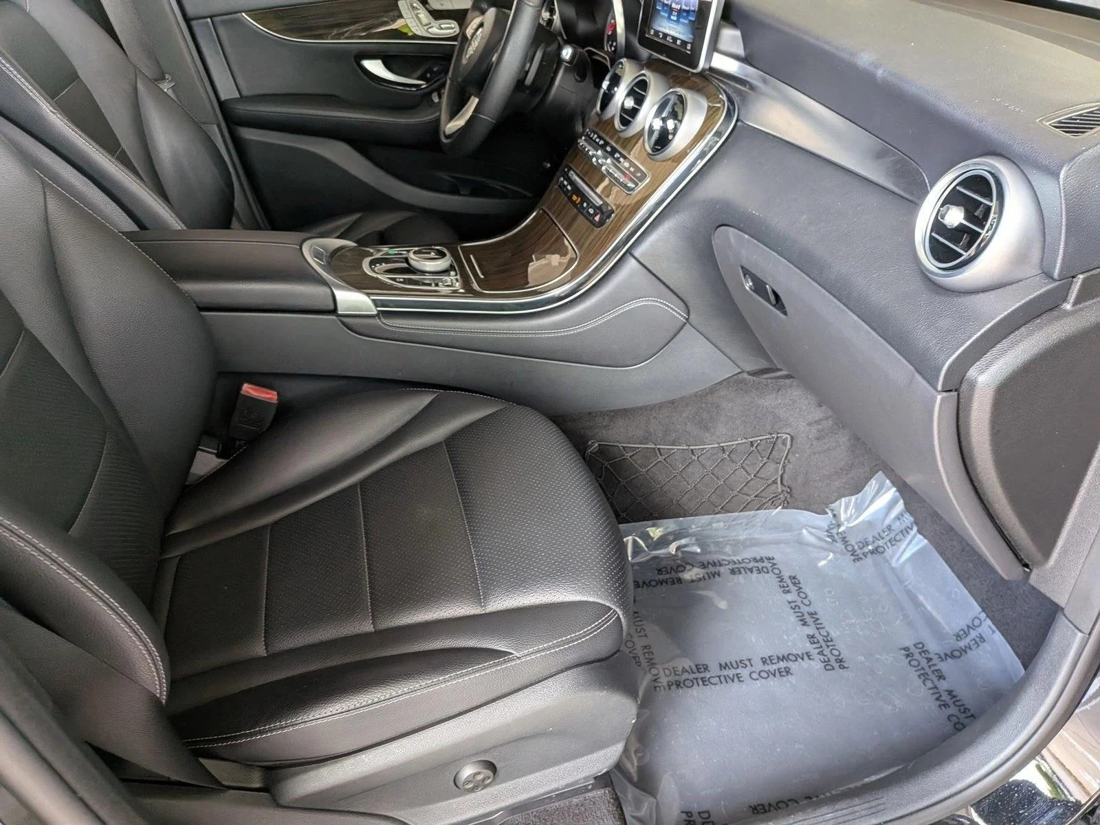 Used 2017 Black Mercedes-Benz GLC 300 image 20