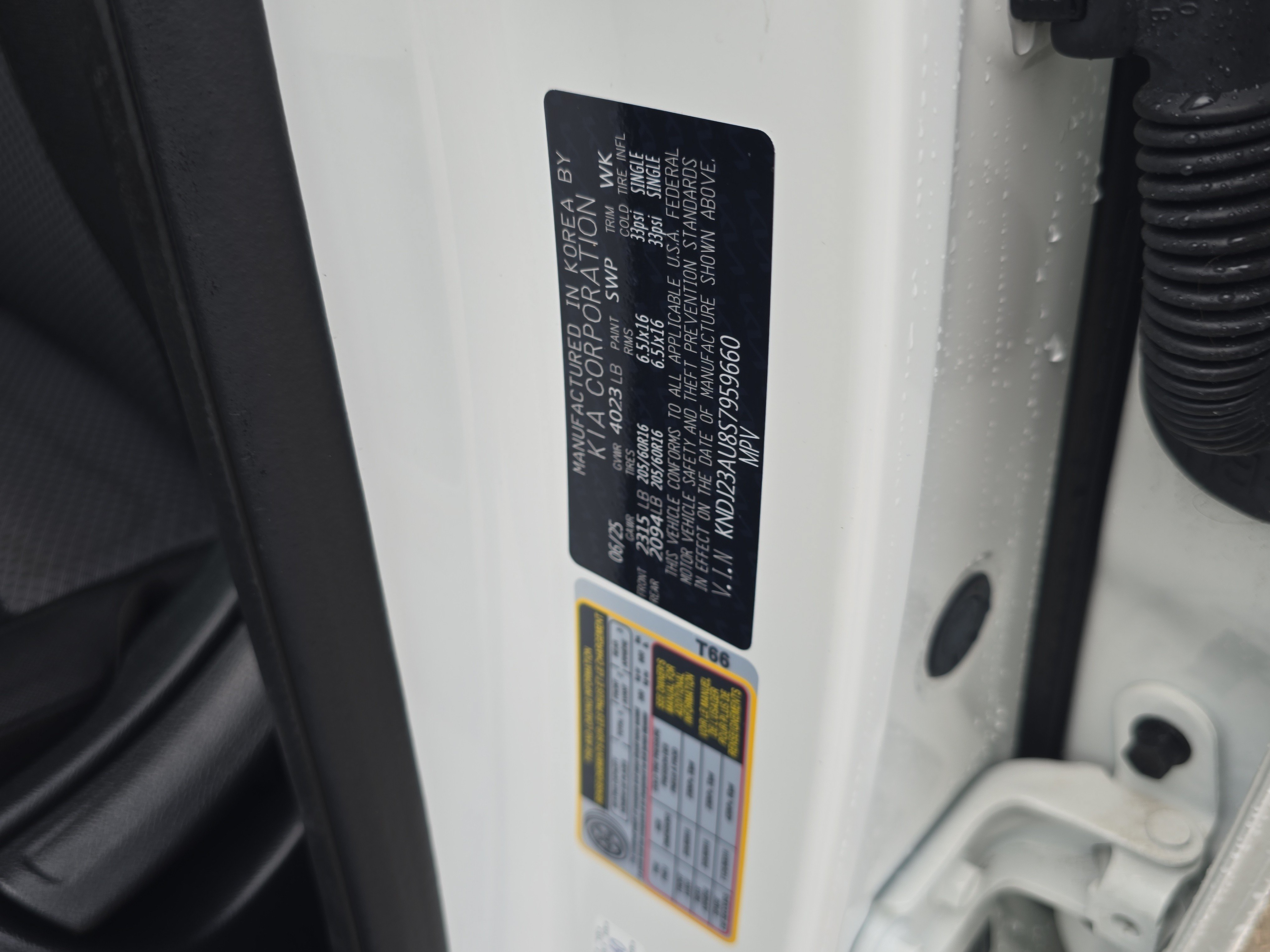 Certified Used 2025 Snow White Pearl Kia LX image 31
