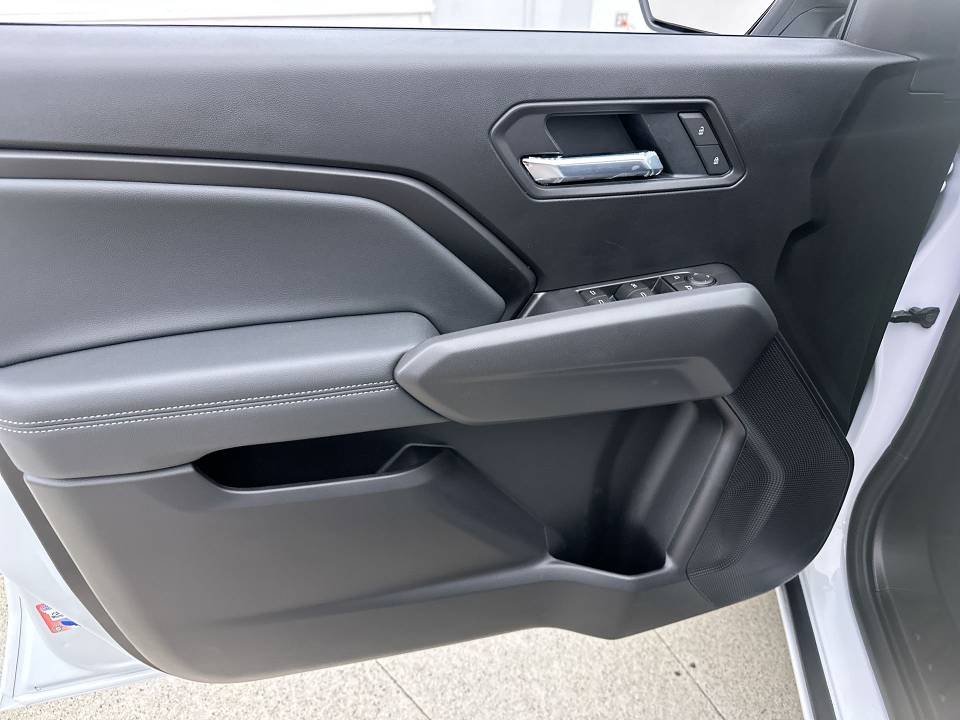New 2026 Summit White Chevrolet LT image 64
