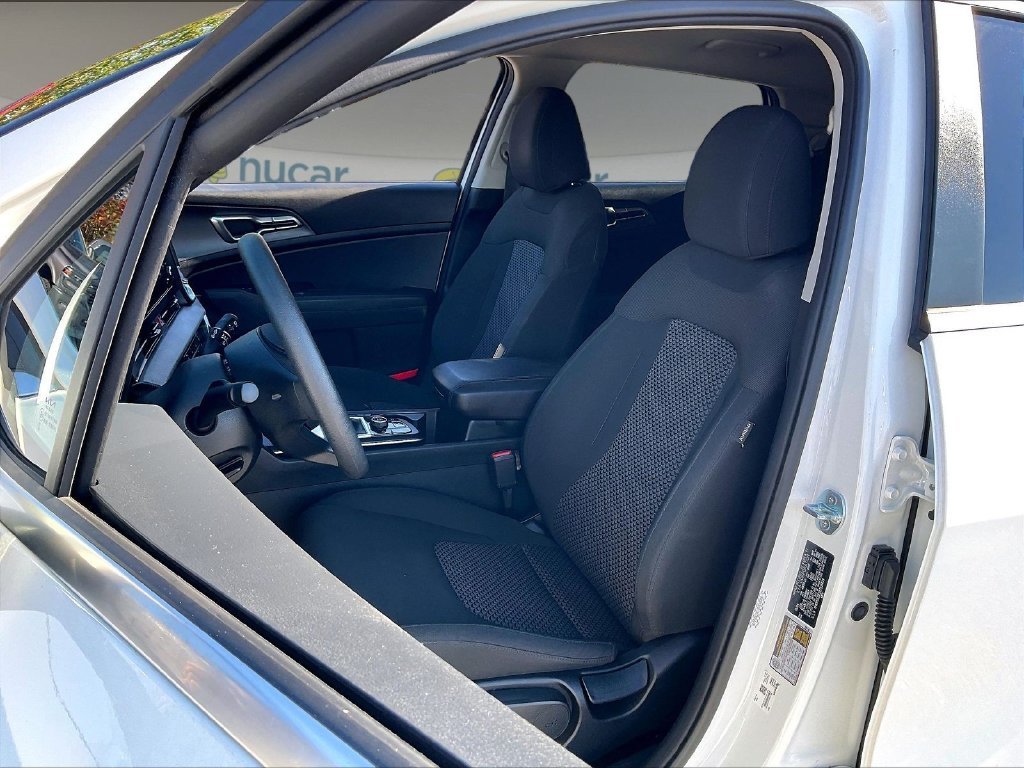 Used 2024 Snow White Pearl Kia LX image 9