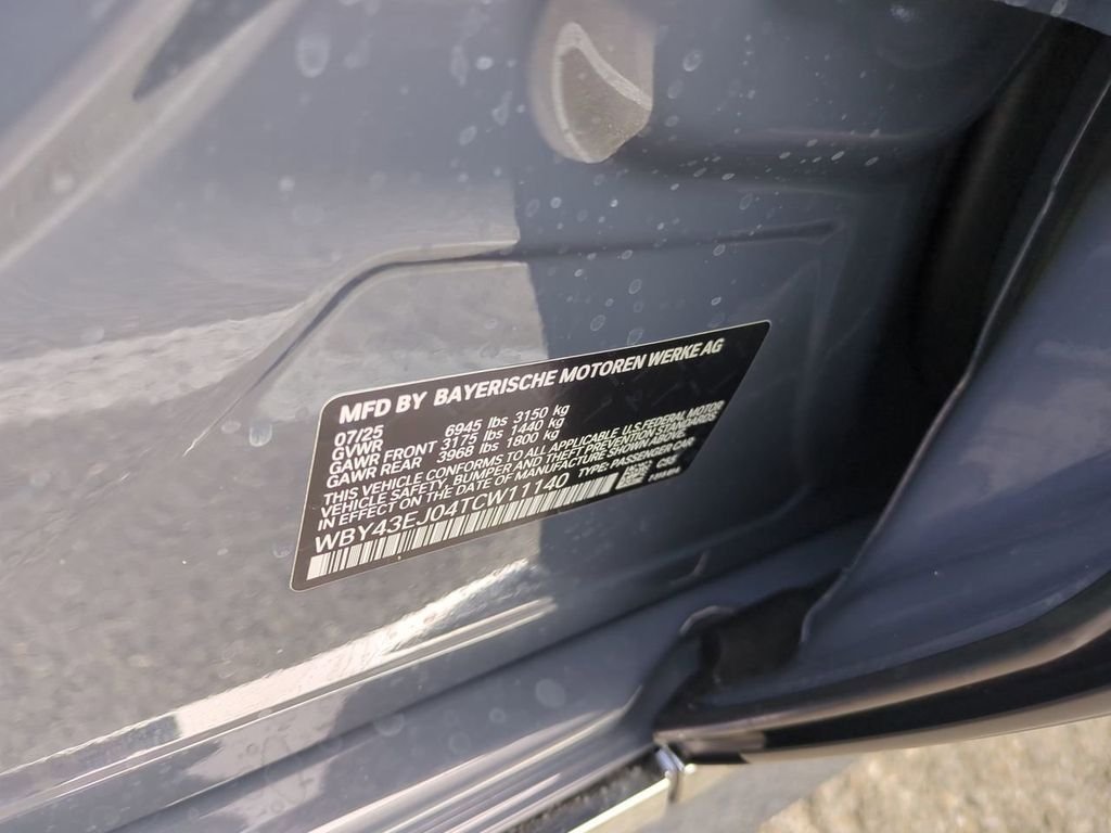 2026 BMW i7 50 - Photo 31
