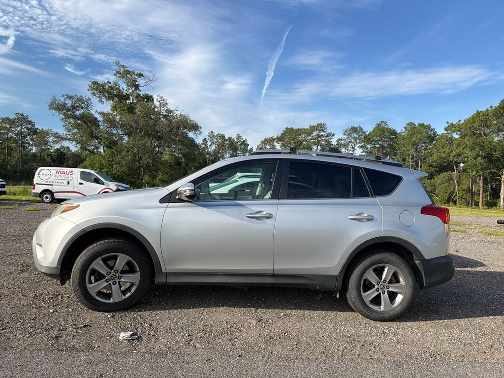 Used 2015 Silver Toyota XLE image 8
