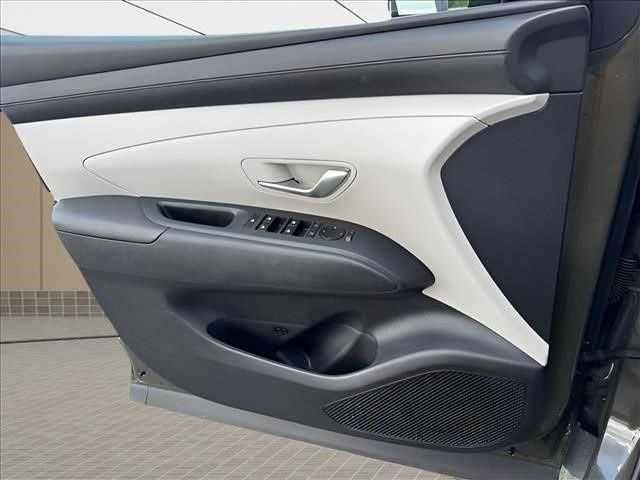 Used 2025 Green Hyundai SEL image 22