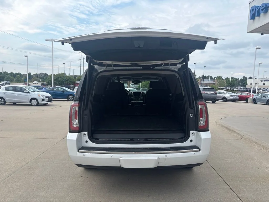 Used 2017 White GMC Denali image 44