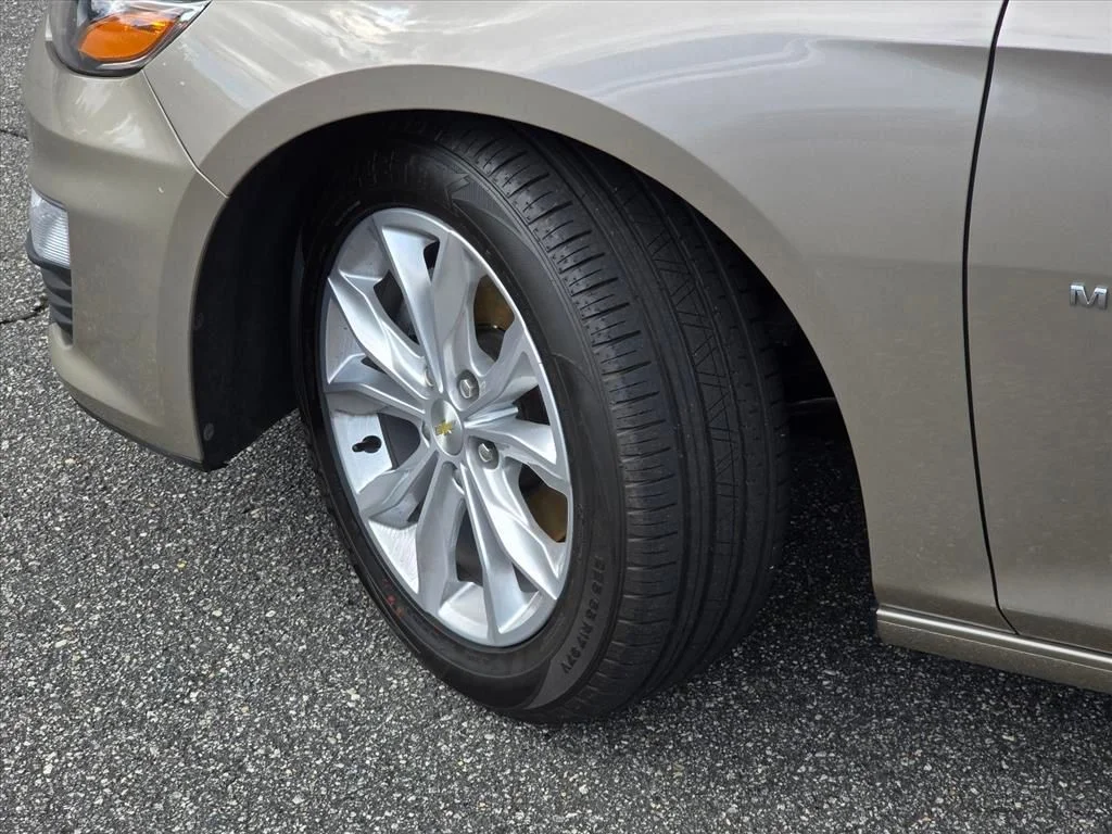 Used 2022 Gray Chevrolet LT image 27