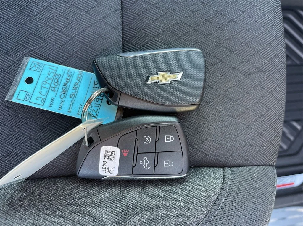 Used 2024 Summit White Chevrolet LT image 37