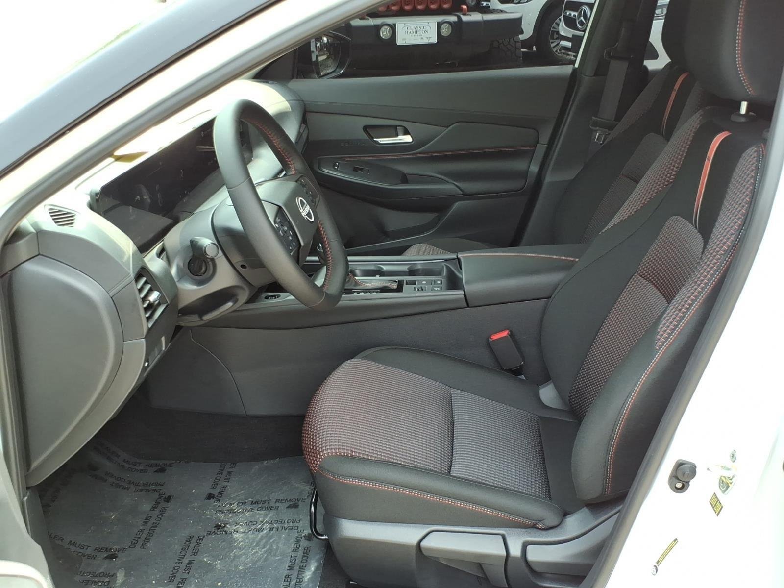 Used 2026 Aspen White Tricoat/Super Black Nissan SR image 11
