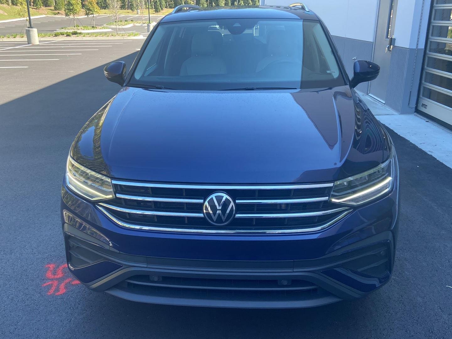 Used 2023 Atlantic Blue Metallic VOLKSWAGEN SE image 2