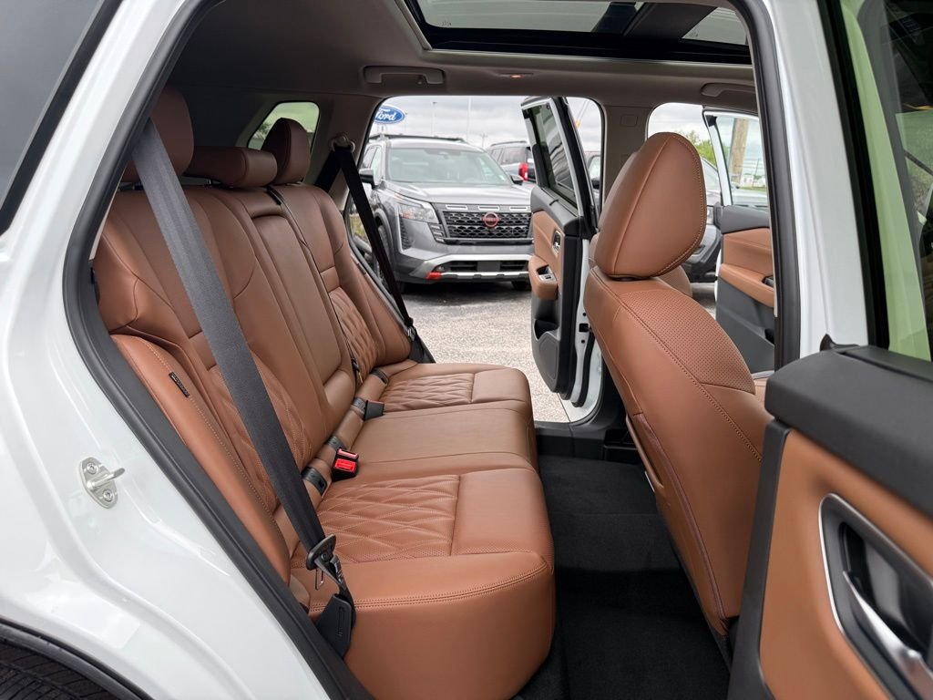 New 2026 Everest White Pearl TriCoat Nissan Platinum image 20