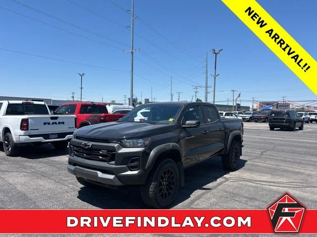 2024 Chevrolet Colorado Trail Boss Crew Cab Short Box 4x4's photo