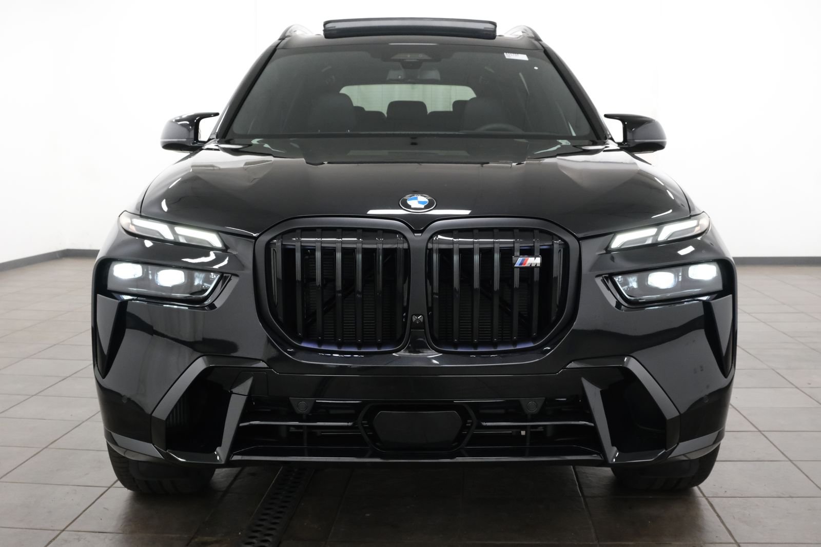 New 2027 Black Sapphire Metallic BMW M60i image 8