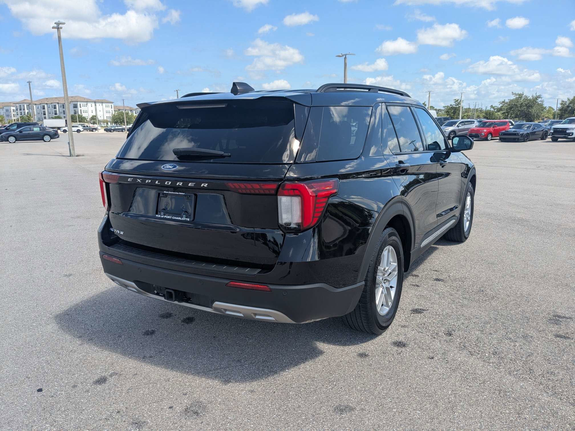 Used 2025 Agate Black Metallic Ford Active image 5