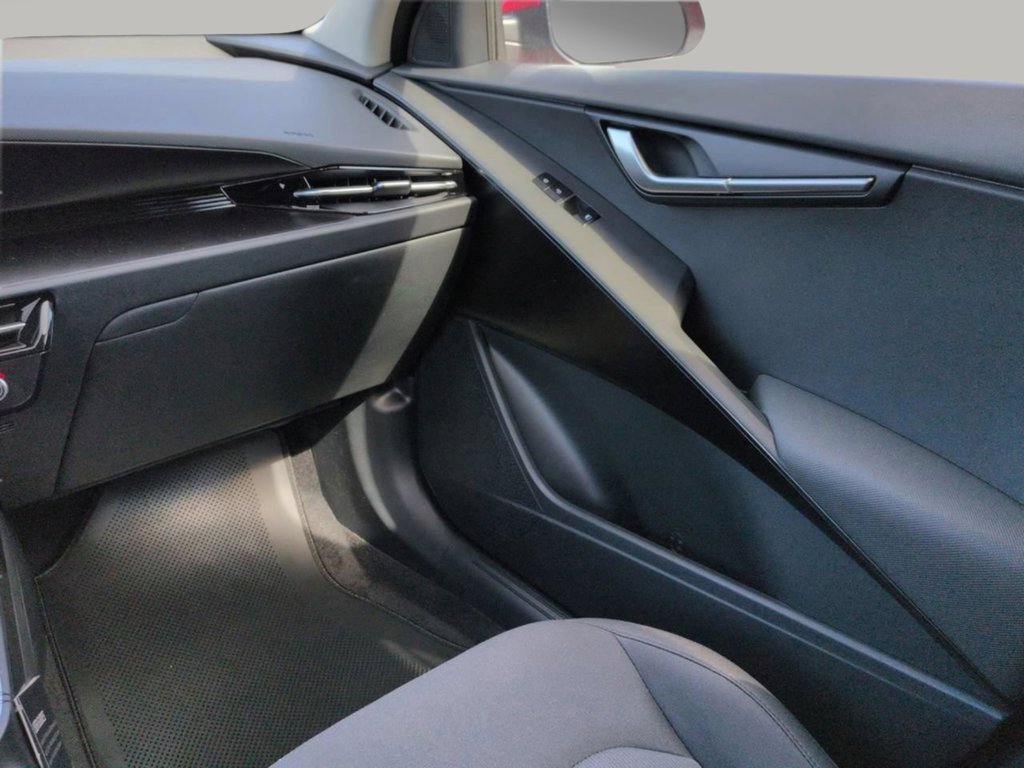 2026 Kia Niro LX - Photo 15