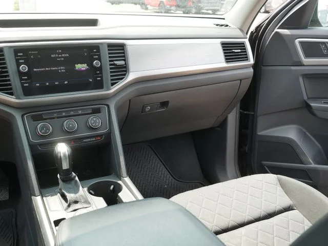 Used 2018 Gray Volkswagen Launch Edition image 24