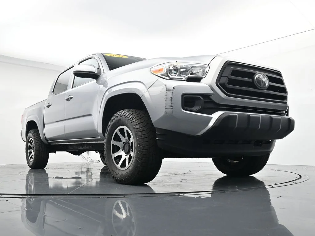 Used 2021 Silver Toyota SR image 26