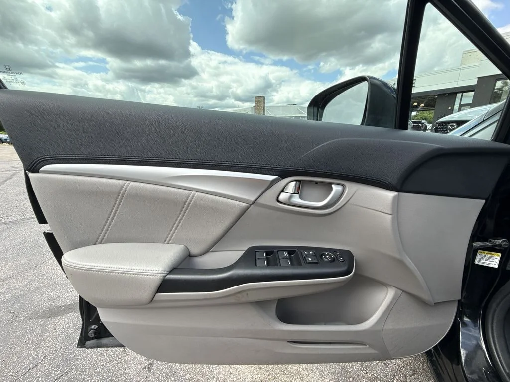 Used 2015 Black Honda EX-L image 13