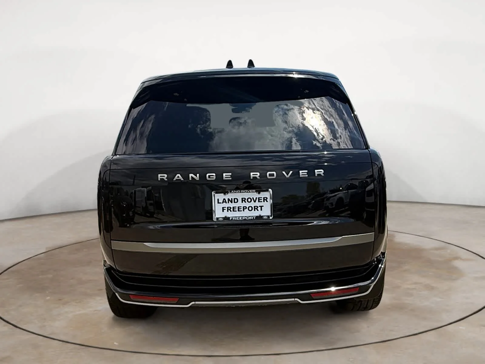 New 2026 Santorini Black Land Rover SE image 4