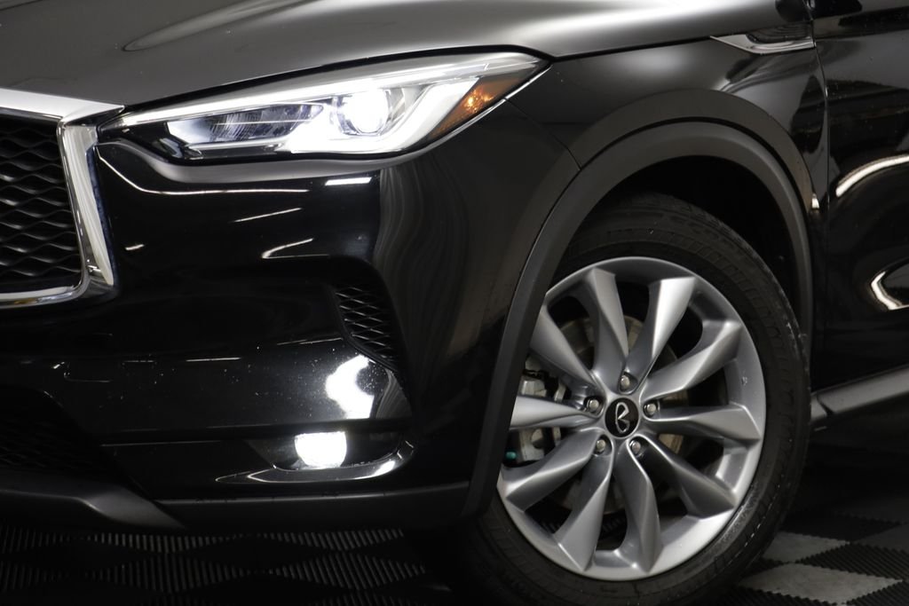 Used 2021 Black Obsidian INFINITI LUXE image 3