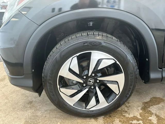 Used 2016  Honda Touring image 21
