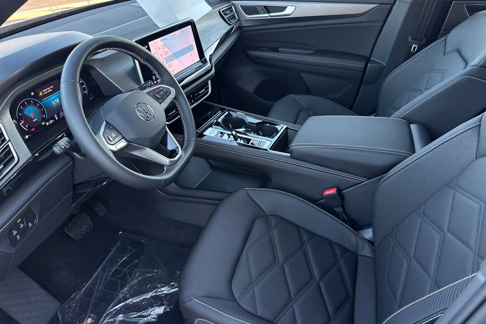 New 2026 Silver Mist Metallic Volkswagen 2.0T SE w/Technology image 10