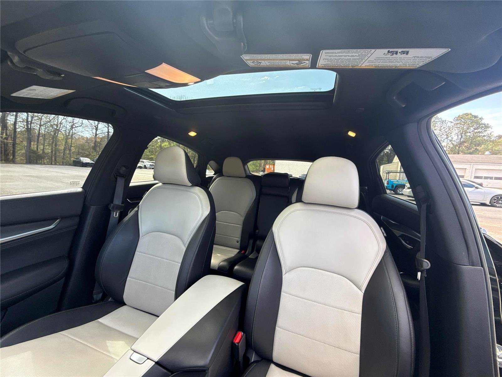 Used 2025 Black Obsidian INFINITI ESSENTIAL image 25