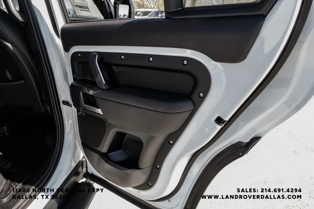 New 2026 Fuji White Land Rover X-Dynamic SE image 44