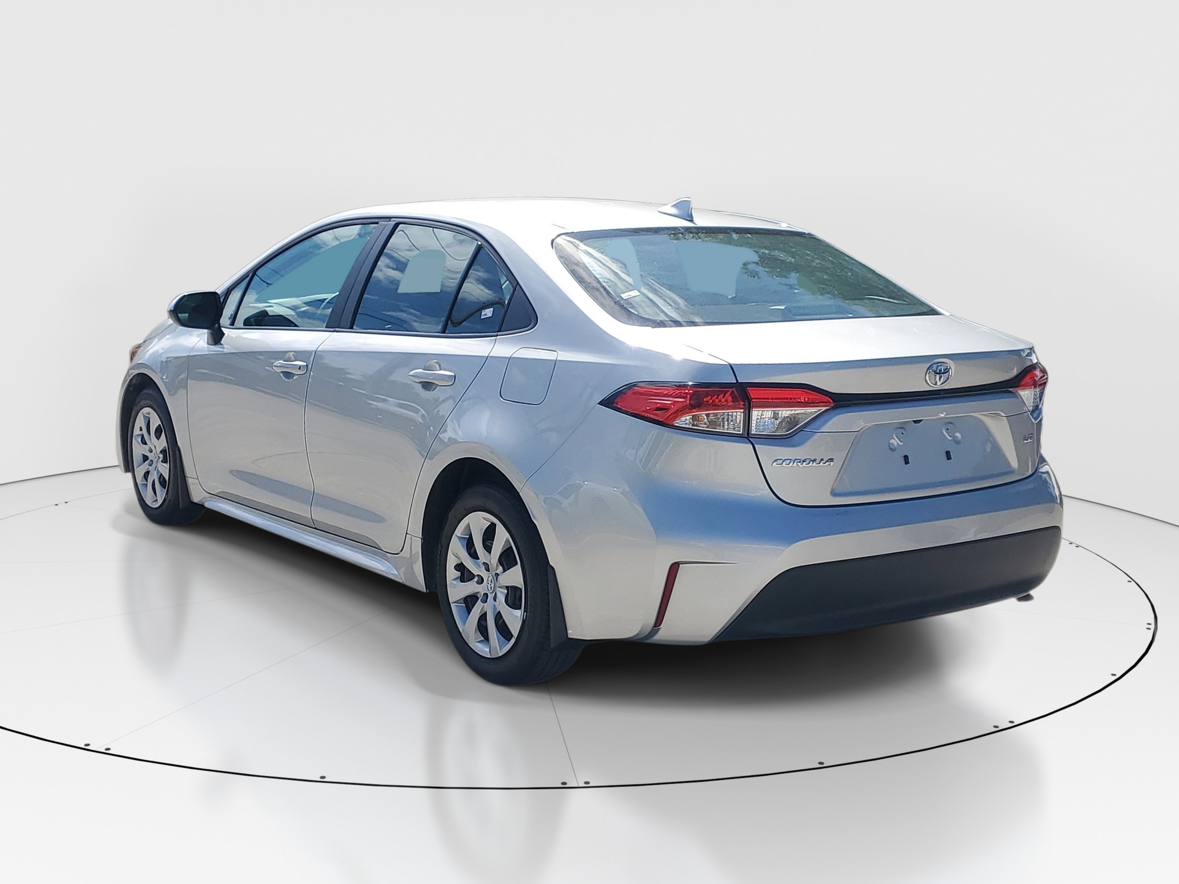 Certified Used 2025 Classic Silver Metallic Toyota LE image 5