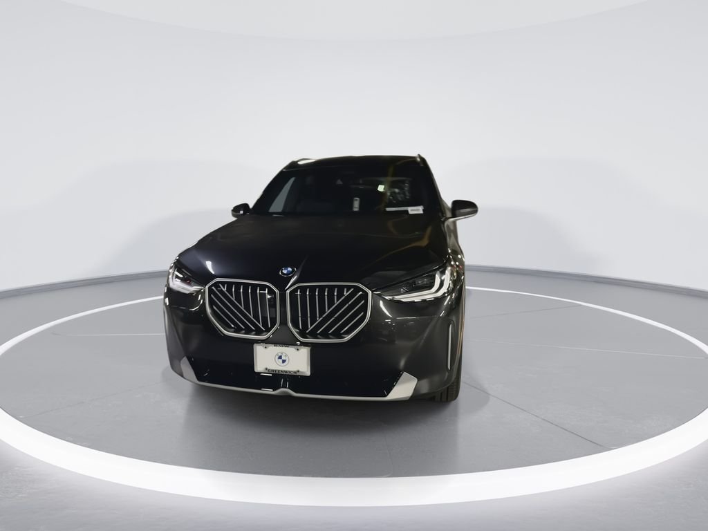 New 2026 Dark Graphite BMW 30 xDrive image 3