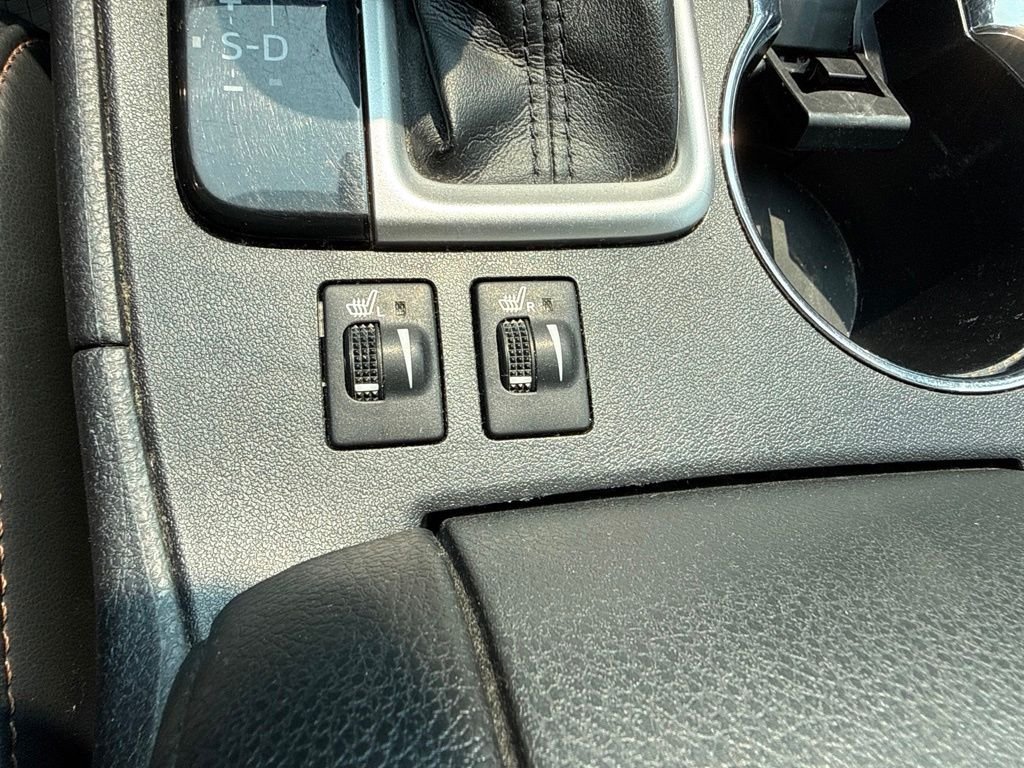 Used 2019 Silver Toyota XLE image 33