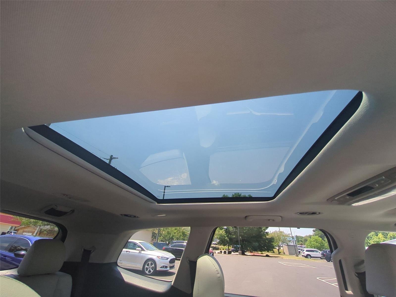 Used 2022 Glacial White Pearl Kia SX image 56