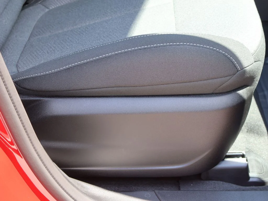 New 2026 Red Hot Pearl-Coat Exterior Paint Jeep Laredo image 10