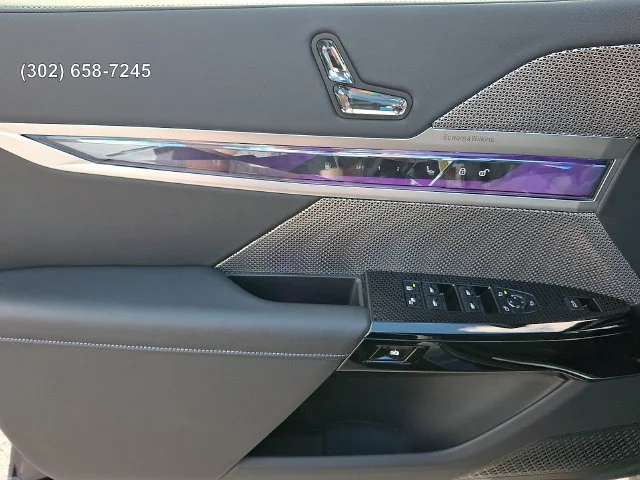 2026 BMW 7 Series 750e - Photo 11