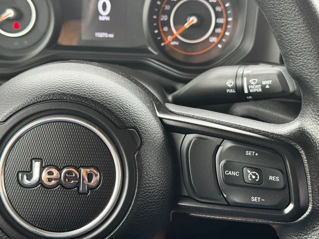 Certified Used 2025  Jeep Sport image 23