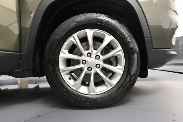 2019 Jeep Cherokee Latitude - Photo 16