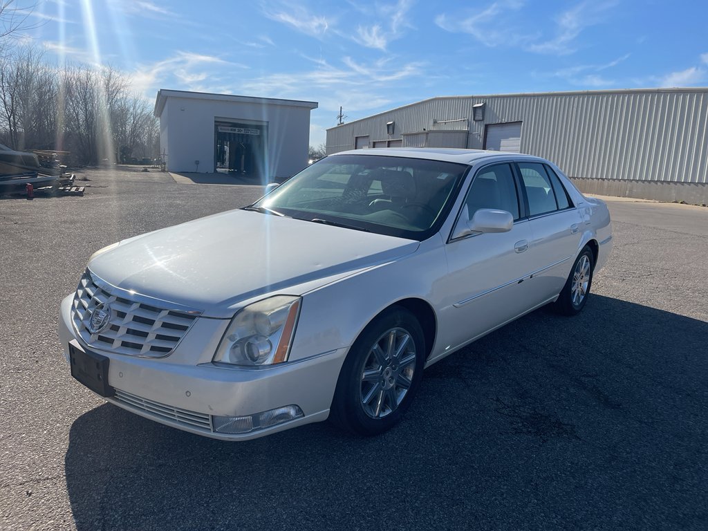 Used 2011 Cadillac DTS Premium Collection with VIN 1G6KH5E6XBU123055 for sale in Manhattan, KS