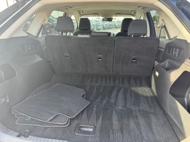 Used 2023 Blue Ford SE image 21
