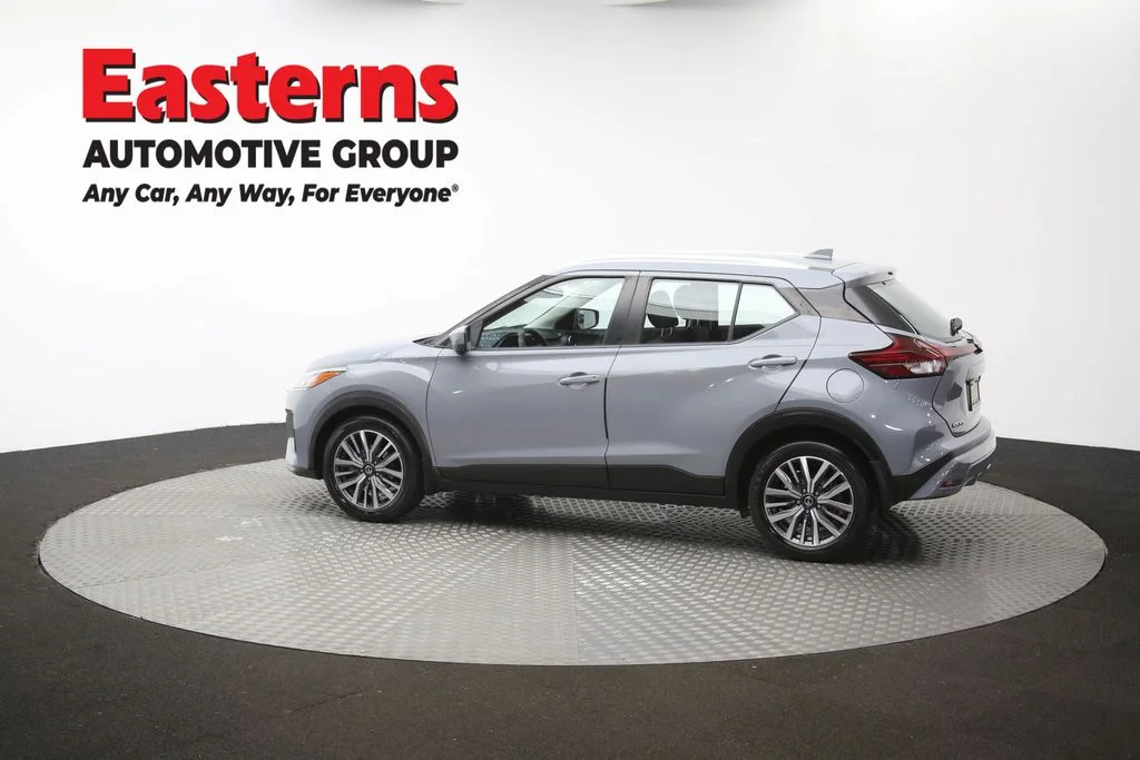 Used 2021 Gray Nissan SV image 61