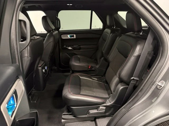 Used 2024 Gray Ford ST-Line image 30