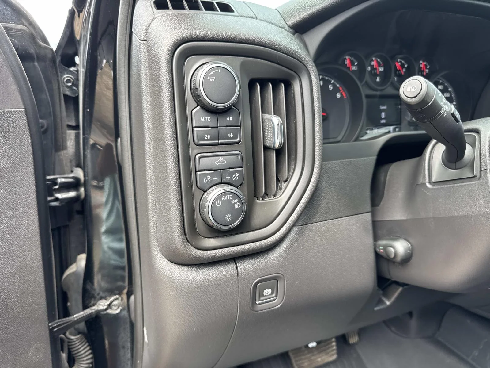 Used 2023 BLACK Chevrolet Custom Trail Boss image 20