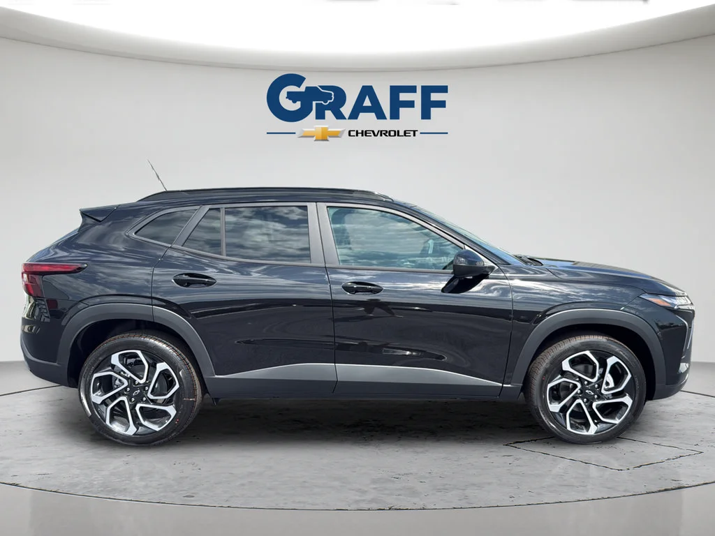 New 2026 Mosaic Black Metallic Chevrolet 2RS image 9