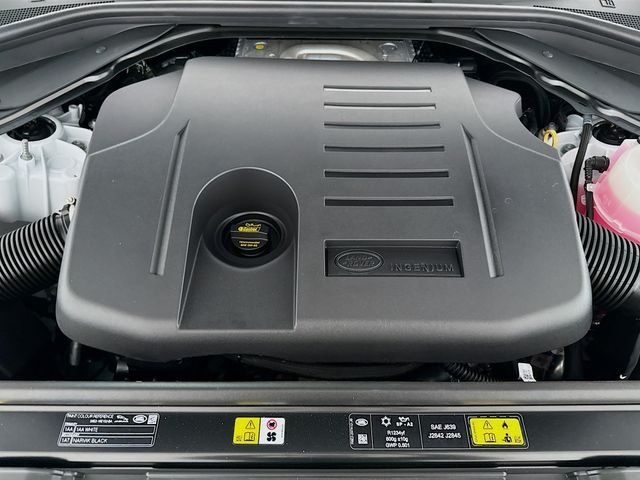 New 2026 Fuji White Land Rover SE image 32