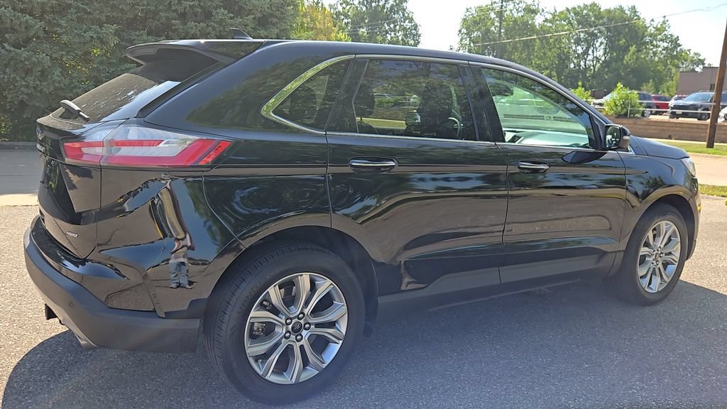 Used 2024 Black Metallic Ford Titanium image 32